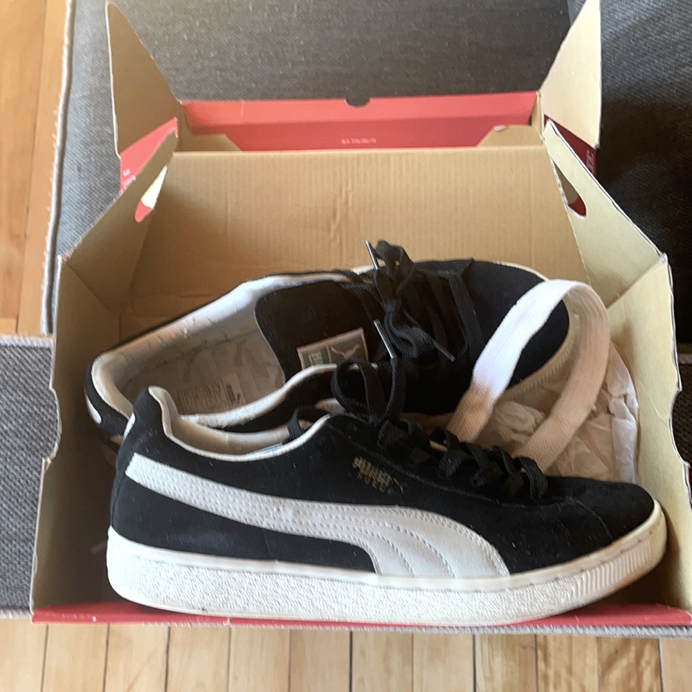 Classic black suede pumas